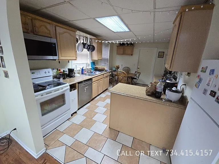 609 E Ann St — Photo 11