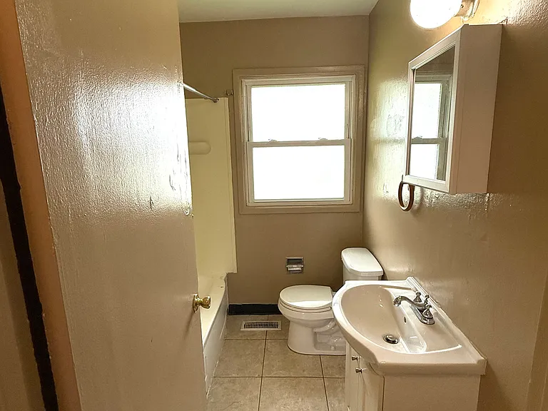 401 Morris Dr — Photo 10