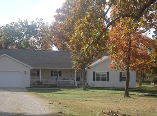 31397 Pelican Dr, Lebanon, MO 65536