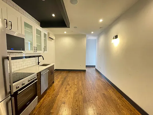 Rented by Tapiro Realty | media 5