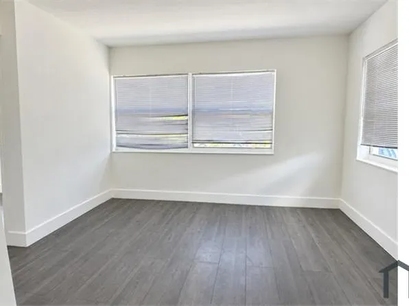 2150 NW 24th St #1, Miami, FL 33142