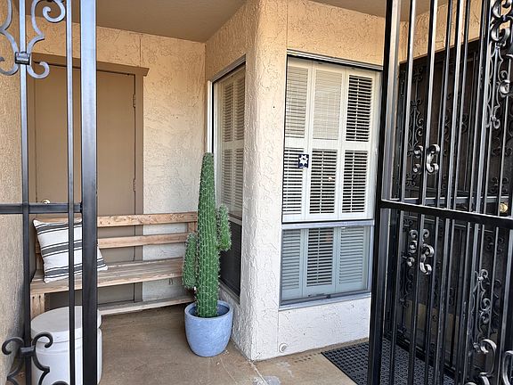 3rd image of 202 W Maya Dr