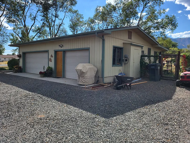 5675 E Burris Ln — Photo 25