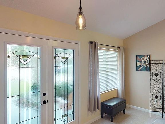 4th image of 26 Montauk Ln