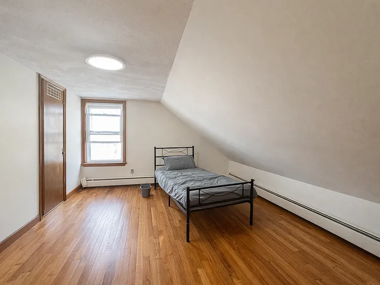 585 Somerville Ave #1 — Photo 3