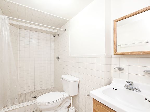 5th image of 355 E 10th St APT Bb