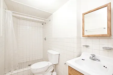 Rented by R New York