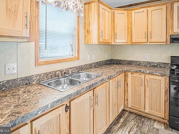 5th image of 606 Dogwood Dr