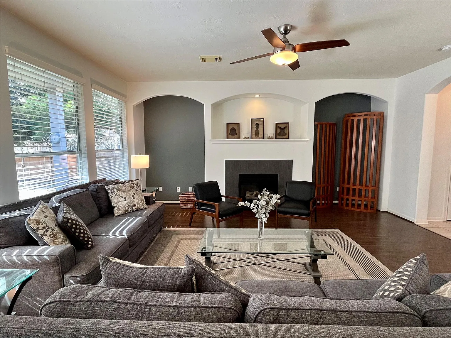 3 bed, 2.5 bath, 2068 sqft, $2,850 — Photo 2