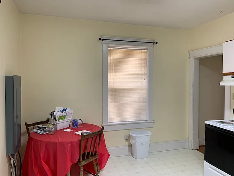 215 N Lewis St — Photo 7