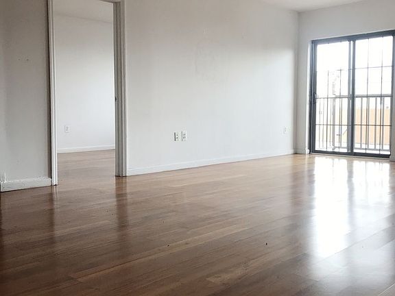2nd image of 24 Lawton St APT 4C