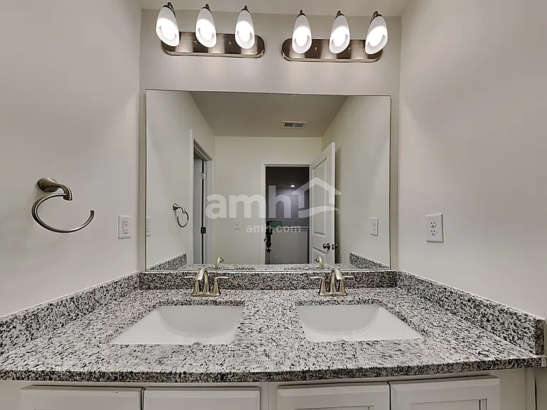 5065 Hudson Valley Dr — Photo 22