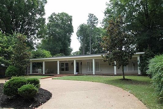 1st image of 4921 Lake Dr