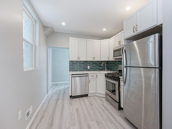 3rd image of 333 Daly St