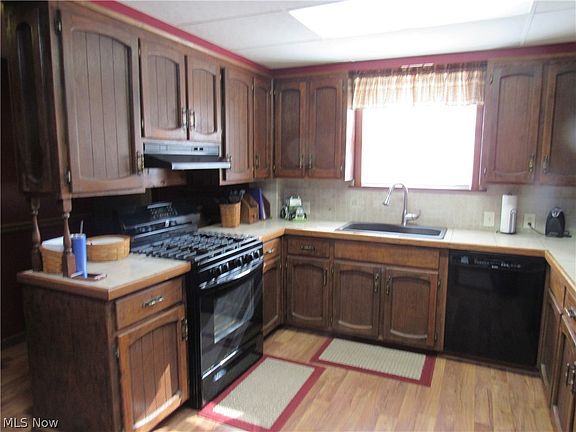 5th image of 7025 Axline Ave
