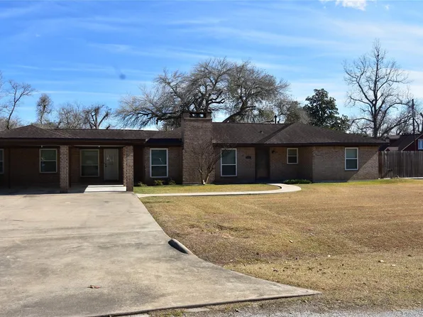 115 Neal Rd, Wharton, TX 77488