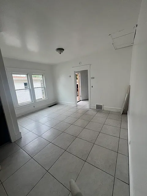 2818 9th St SW — Photo 4