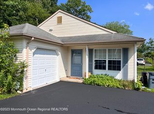 77 Farnworth Close, Freehold, NJ 07728