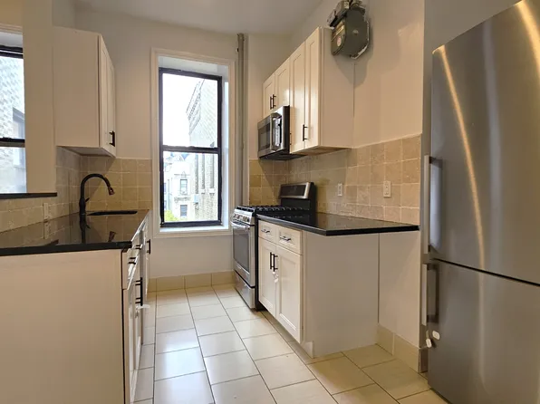 300 Fort Washington Avenue image 5 of 10