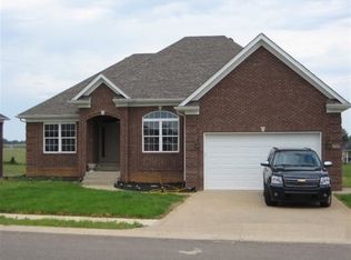 203 S Rushmore Dr, Vine Grove, KY 40175