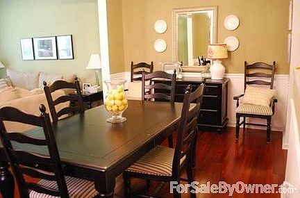 Large dining room with plenty of room for entertaining!