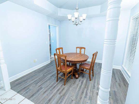 3rd image of 217 Crossgate St