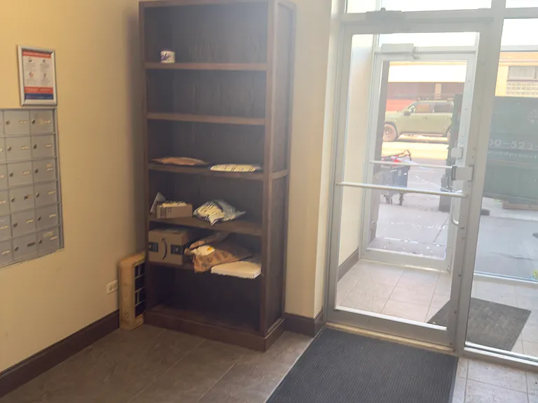 500 N Damen Ave #205 — Photo 65
