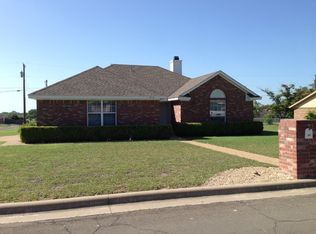 800 Cheyenne Trl, Hewitt, TX 76643
