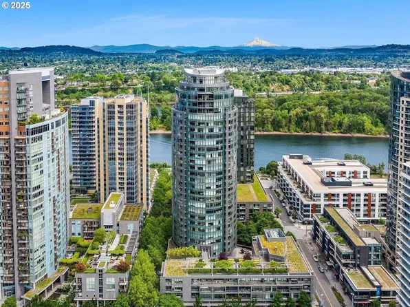 3601 SE River Pkwy Unit 710, Portland, OR 97239