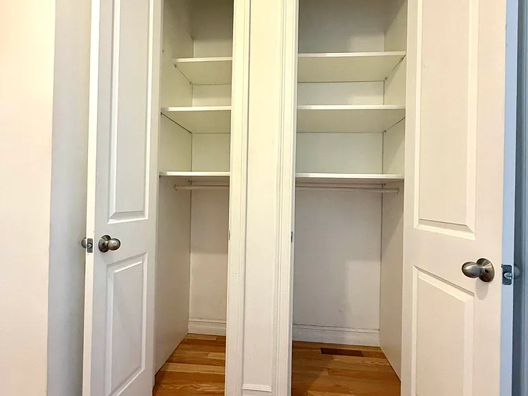 143 Nassau Ave #G — Photo 6