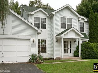 1125 Stratford Ct, Island Lake, IL 60042