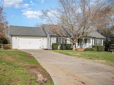 8303 Dorwood Dr, Browns Summit, NC, 27214