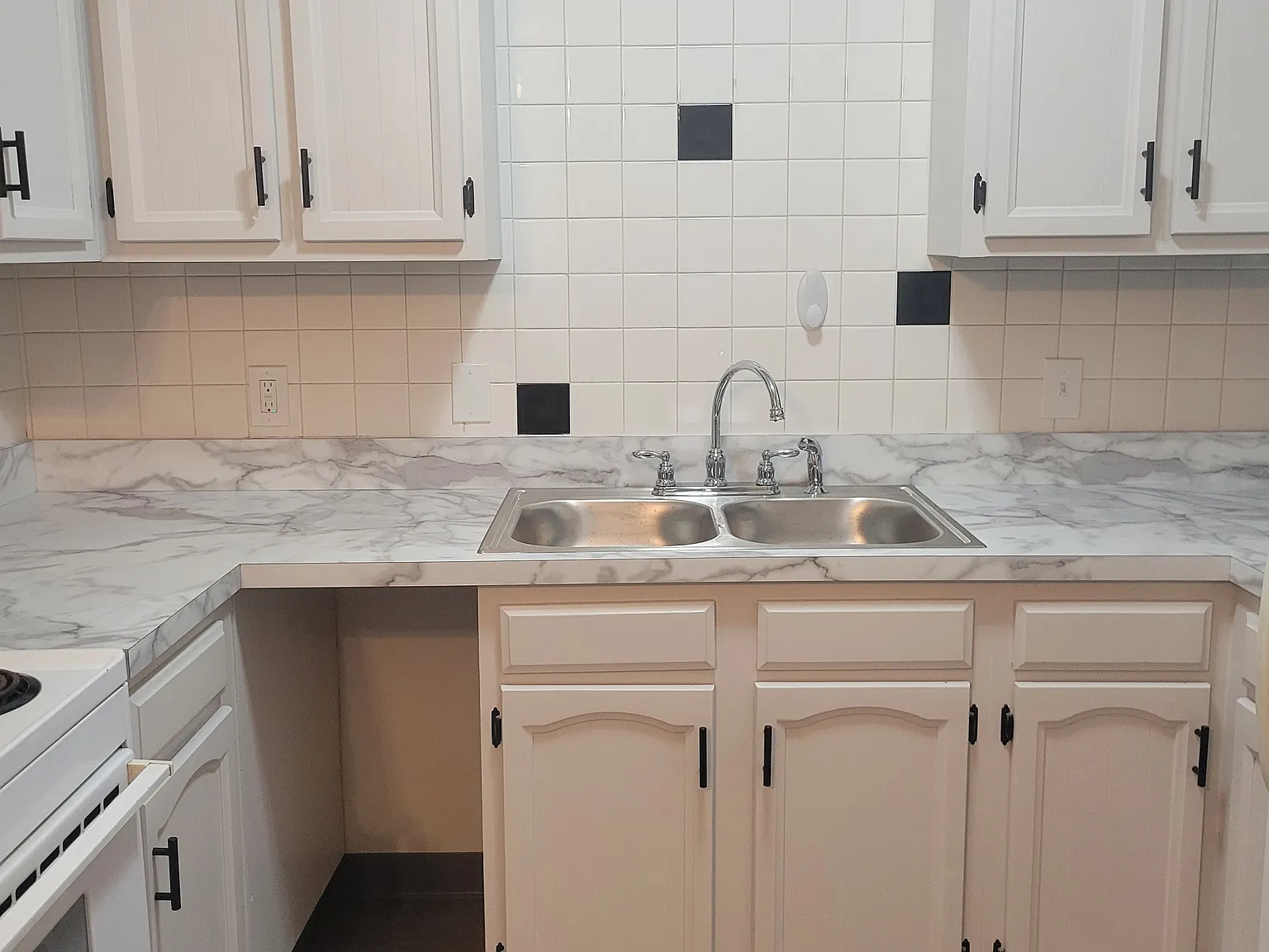 2 bed, 1.5 bath, $1,050 — Photo 3