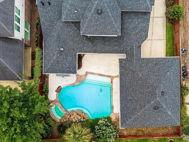 12406 Santiago Cove Ln — Photo 37