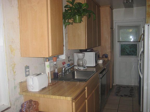 2nd image of 680 Clara Vista Ave