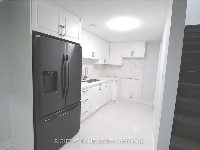 688 Village Pkwy — Photo 2