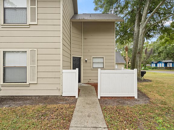 2nd image of 2560 W Bird St #1