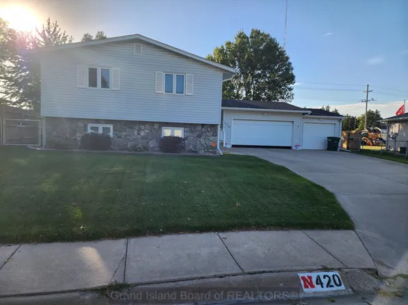 420 Eisenhower Dr, Grand Island, NE 68803