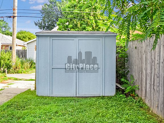 3rd image of 1548 Lexington Ave