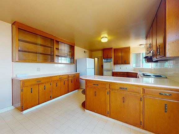 5th image of 915 Pine St