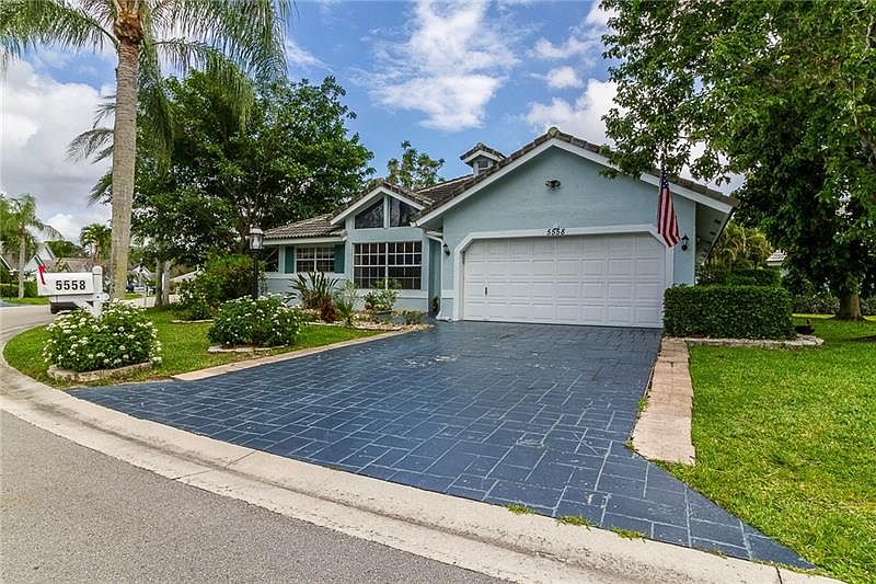 1st image of 5558 Pine Cir