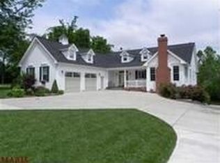 4215 Hineman Dr, Saint Charles, MO