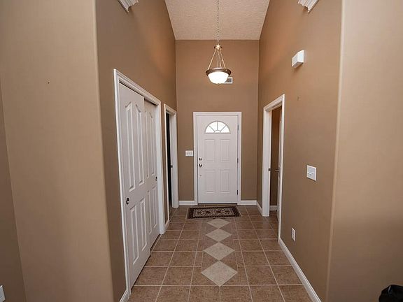 2nd image of 1604 W Candlewick Ln