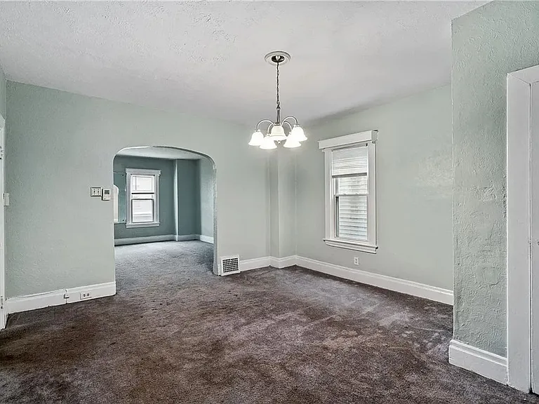 530 Carothers Ave — Photo 6