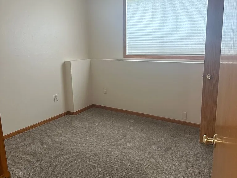 1342 Glenn Pl — Photo 7