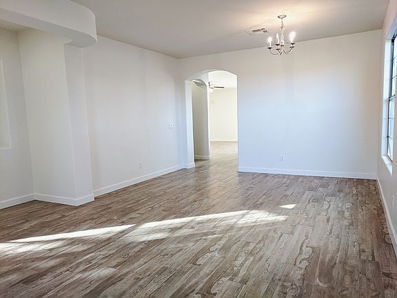 4th image of 15167 W Montecito Ave