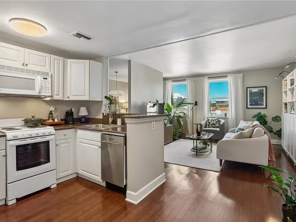 1205 Saint Charles Ave APT 403, New Orleans, LA 70130