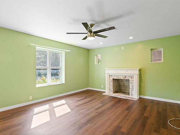 4th image of 1118 Mona Dr