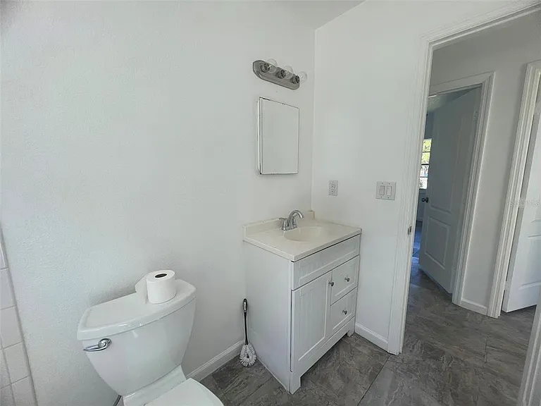 525 E Helen Ave — Photo 26