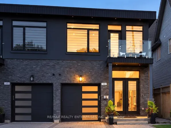 36 B Pine Ave N, Mississauga, ON L5H 2P8